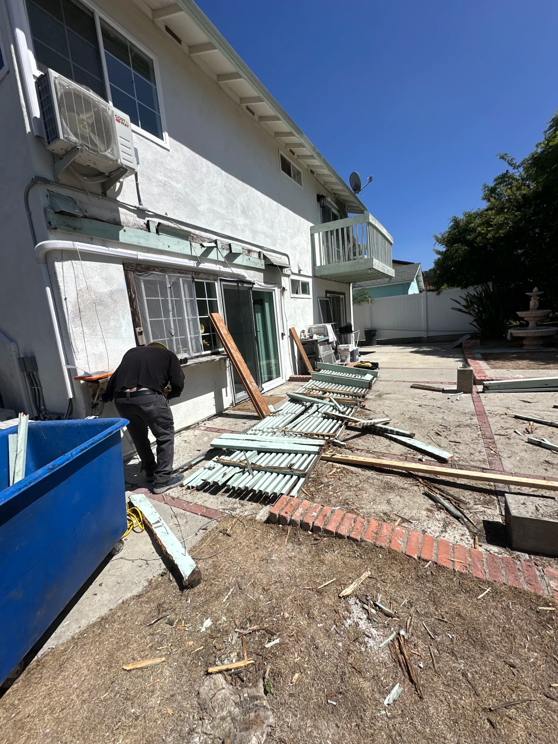 Old Deck Torn Down and Cleared Out in Pasadena image