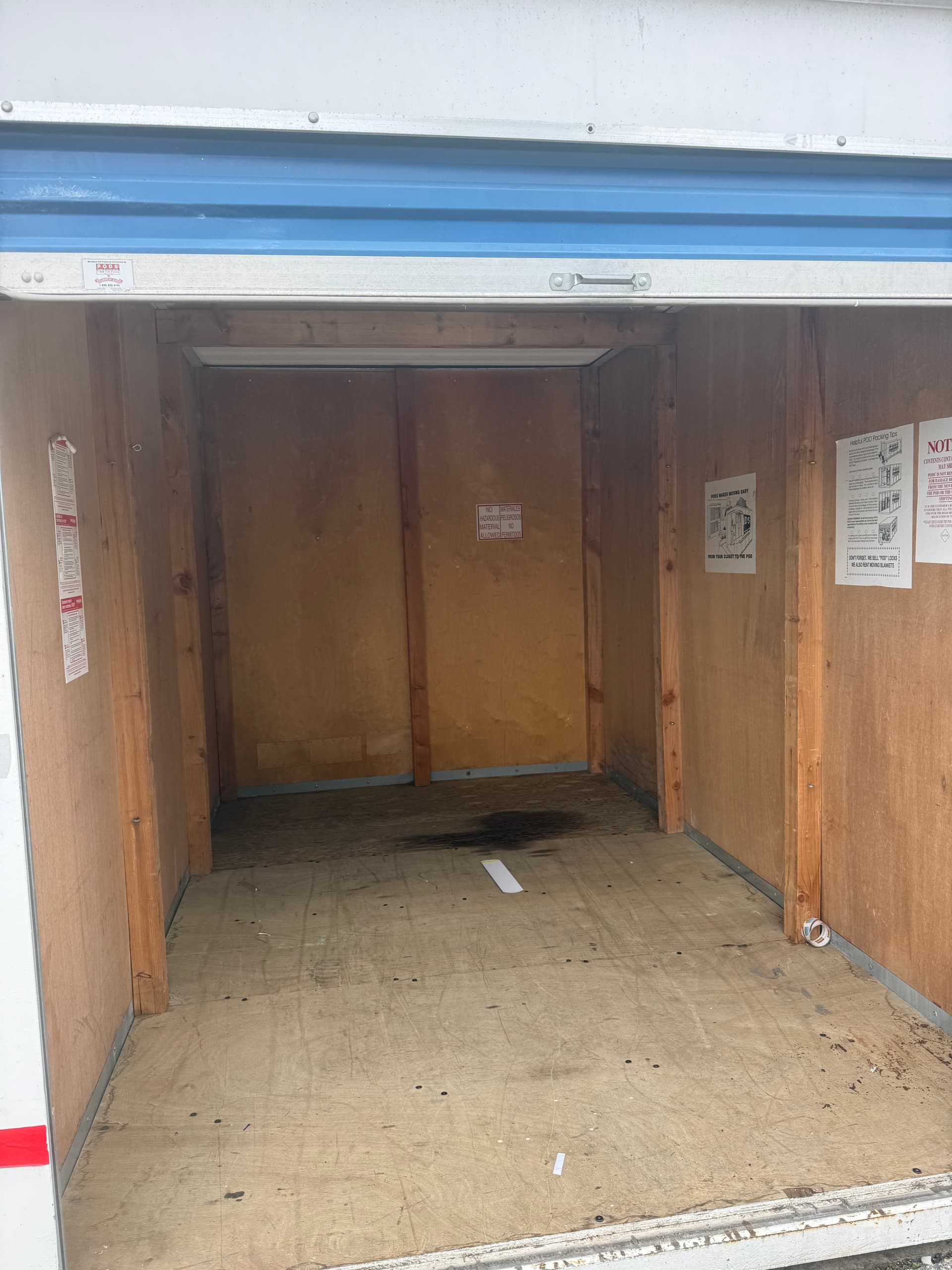Storage Unit Cleanout Completed in Los Angeles image