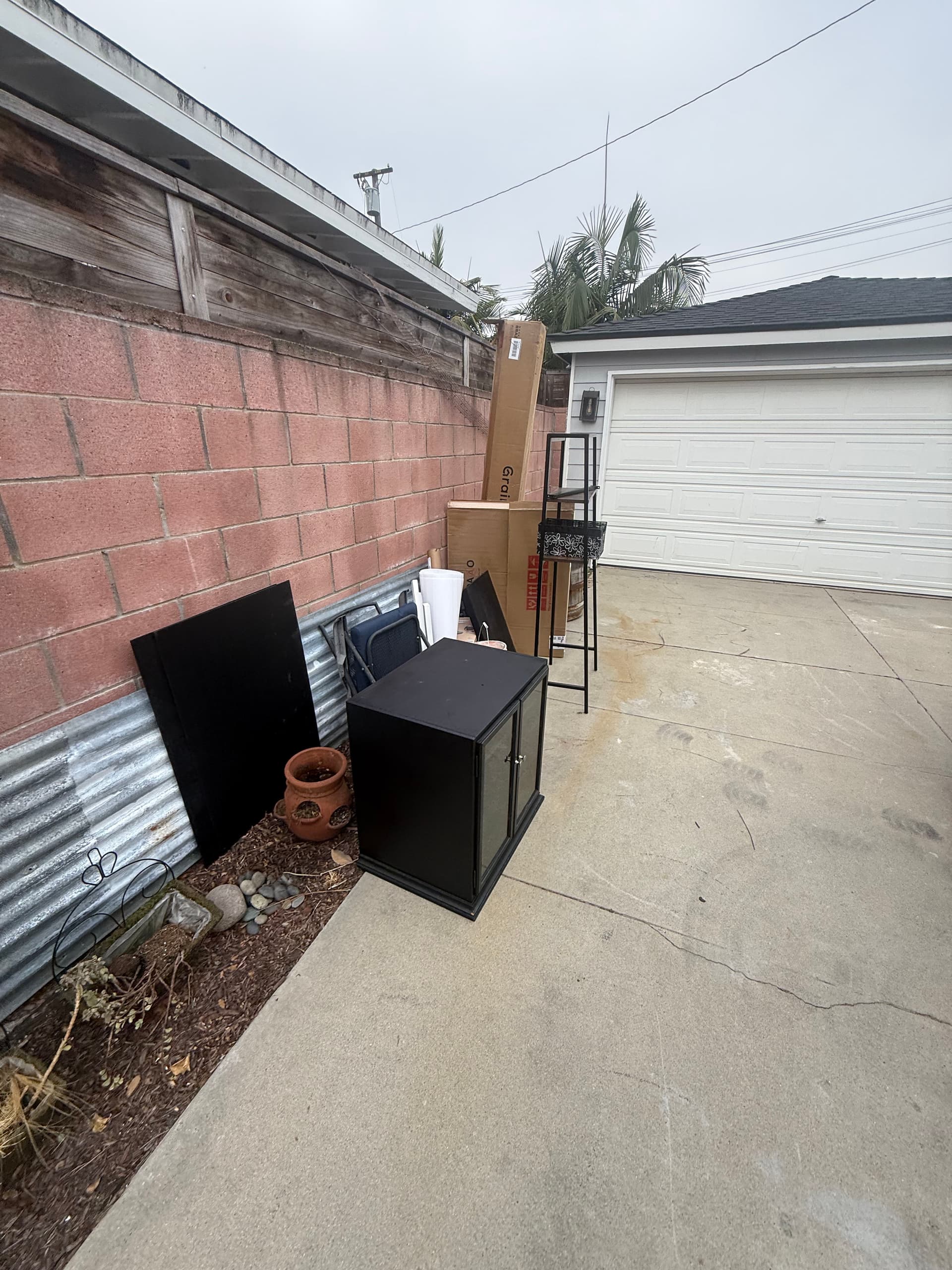 Backyard Junk Removal Done Right in Long Beach image