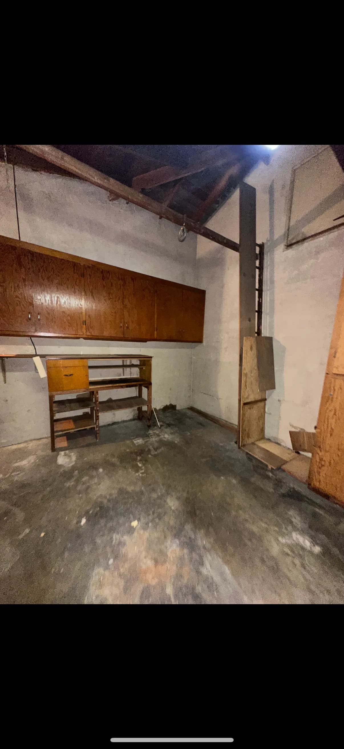 Gallery photos for Garage Cleanout in Whittier Clears Out Years of Clutter: Image #1