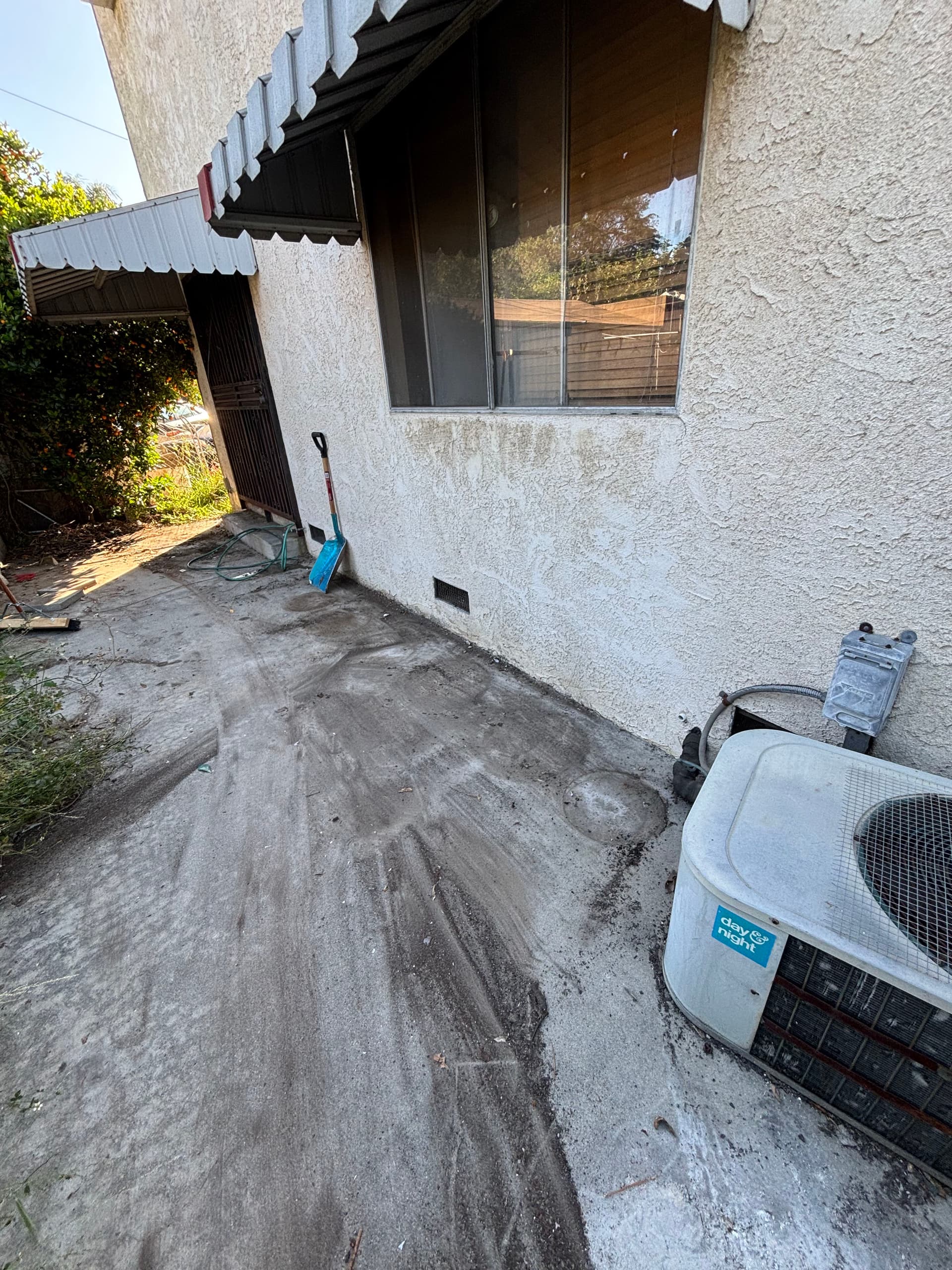 Gallery photos for Backyard Junk Removal Clears Out Years of Clutter in Whittier: Image #1