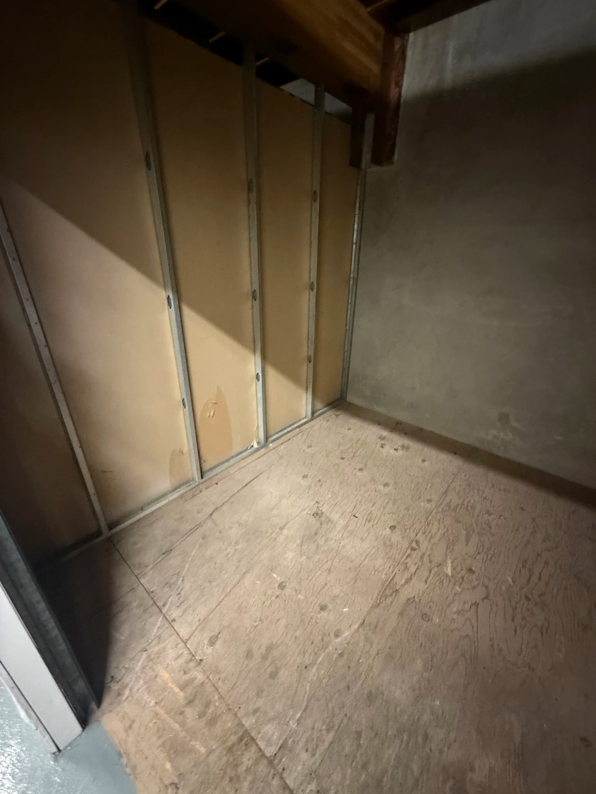 Gallery photos for Storage Unit Cleanout Done Right in Inglewood: Image #1