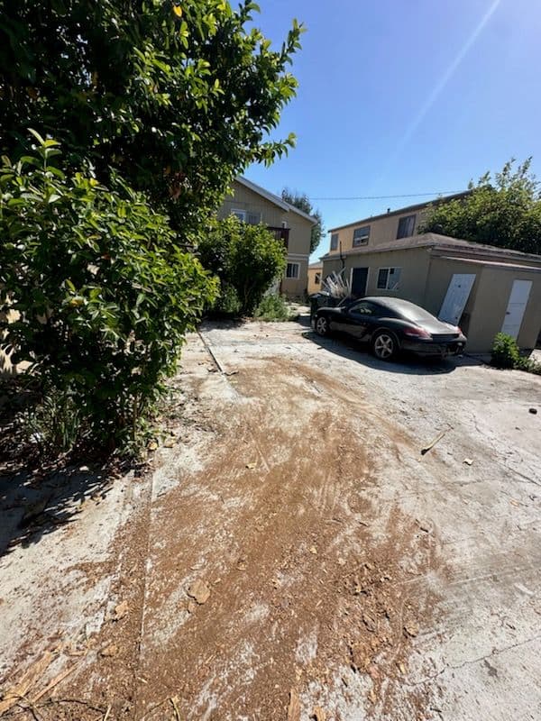 Project Efficient Yard and Construction Debris Removal Lynwood CA image