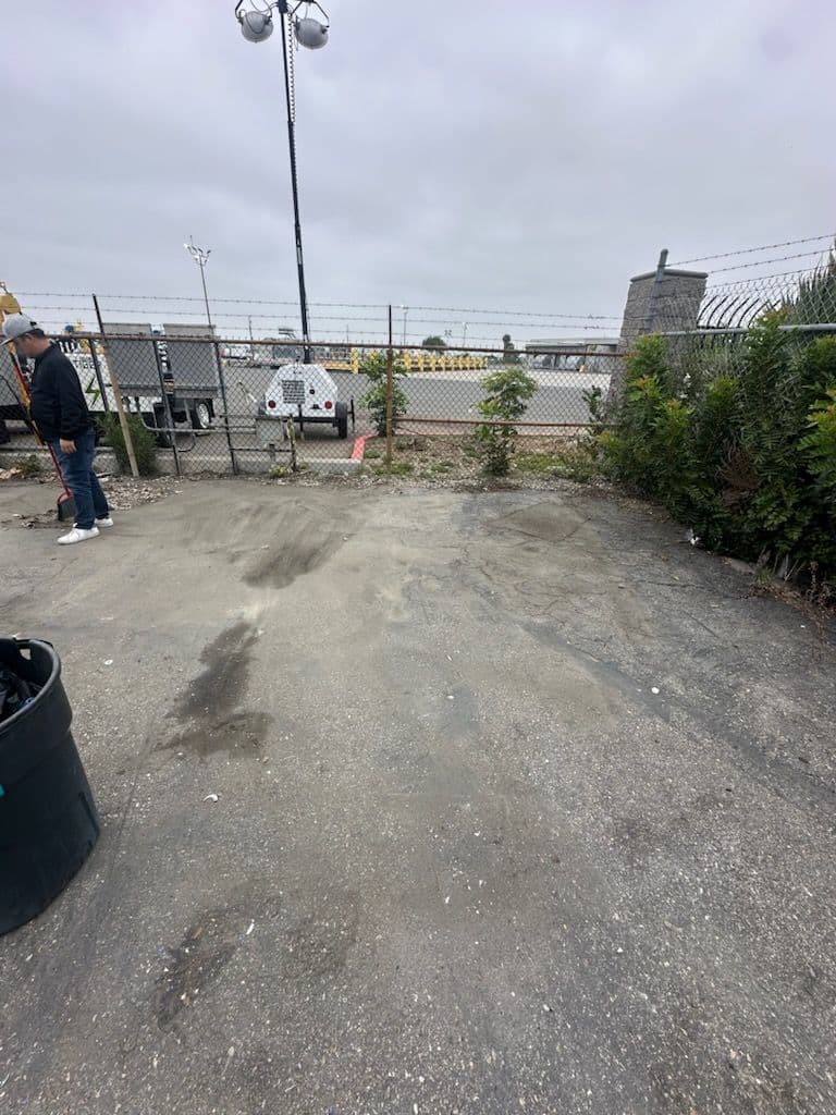 Efficient Construction Cleanup in Long Beach image