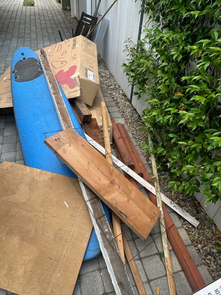 Gallery photos for Efficient Pathway Debris Clean-Up in Glendale: Image #1