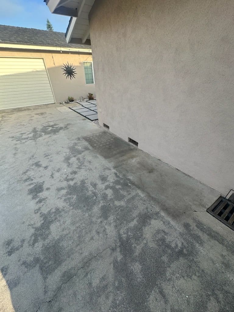 Efficient Junk Removal Service in La Verne image