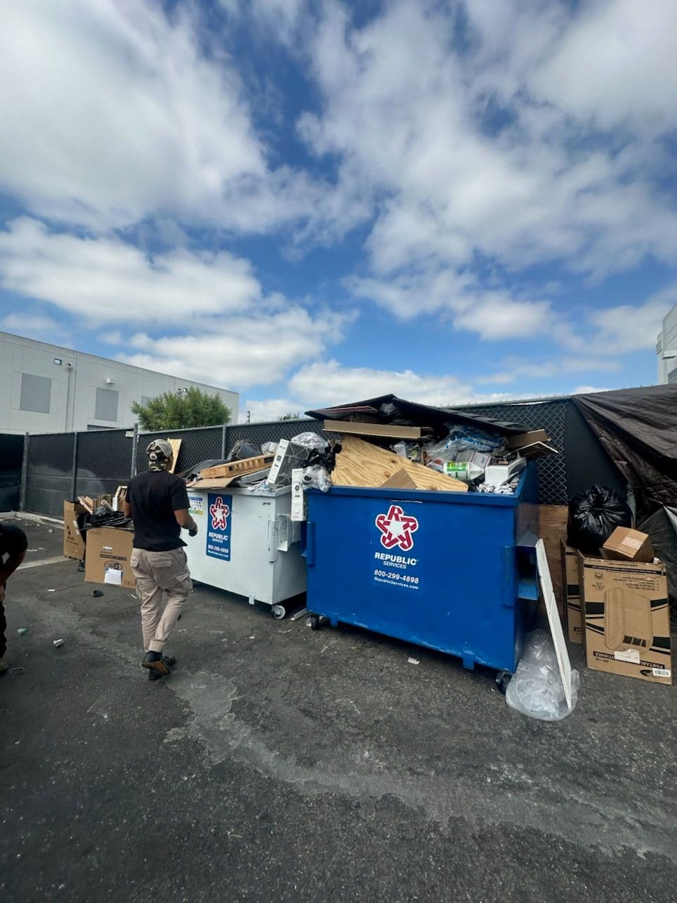 Gallery photos for Efficient Trash and Junk Removal in Torrance: Image #1