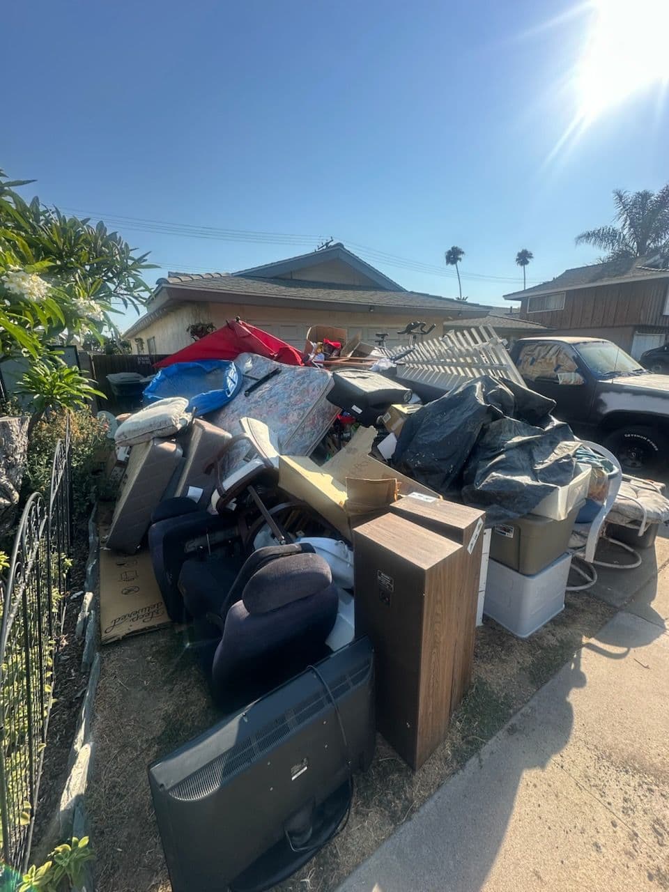 Fullerton Junk Removal Transforms Cluttered Spaces image