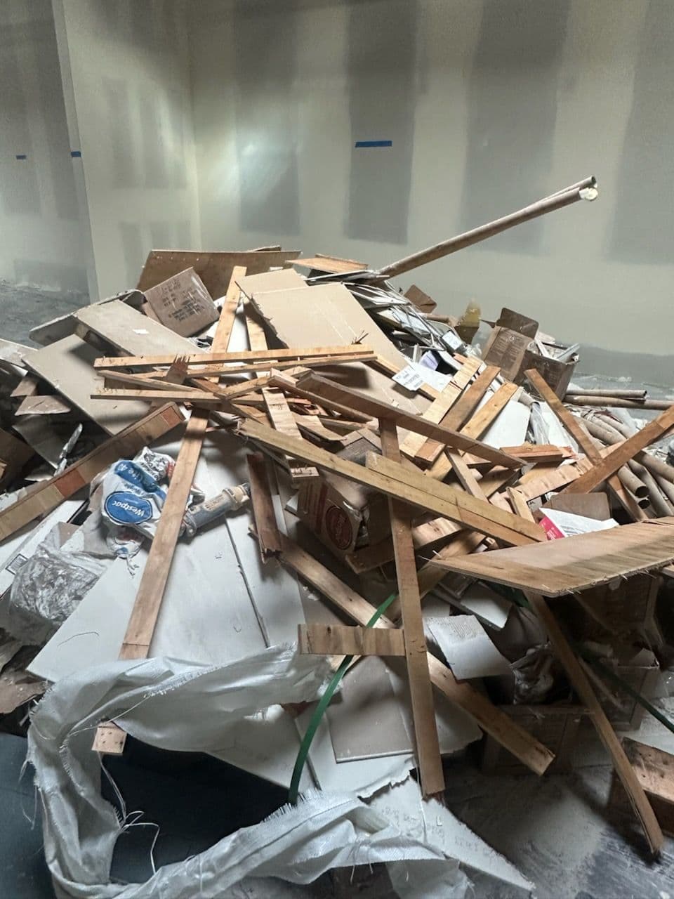 Gallery photos for Effortless Construction Debris Cleanup in West Hollywood: Image #1