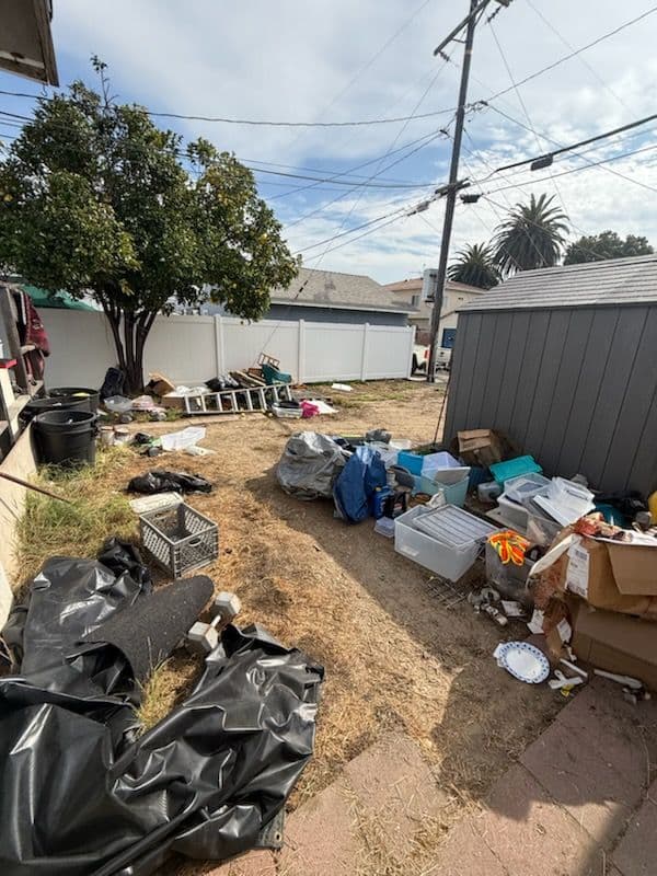 Gallery photos for Backyard Cleanup in Torrance: Image #1