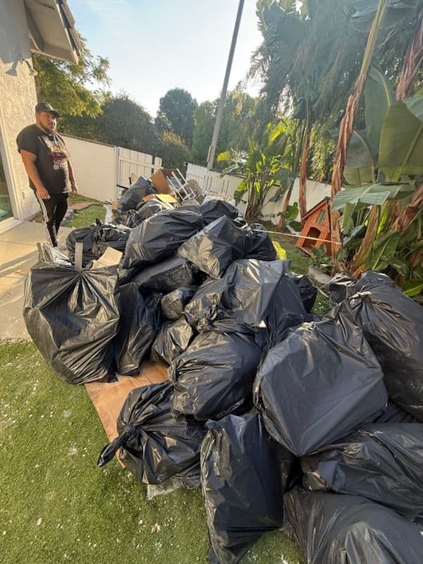 Gallery photos for Backyard Clean-Up in Newport Beach: Image #1