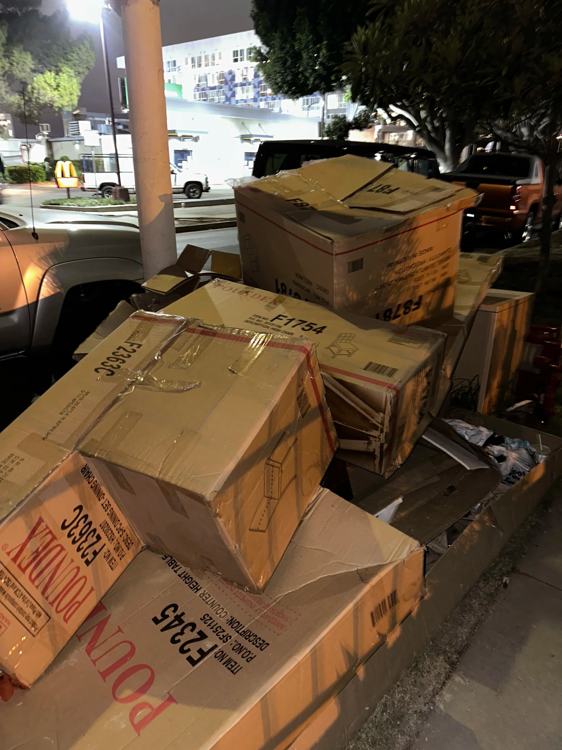 Curbside Cardboard and Bulk Trash Pickup in Los Angeles image