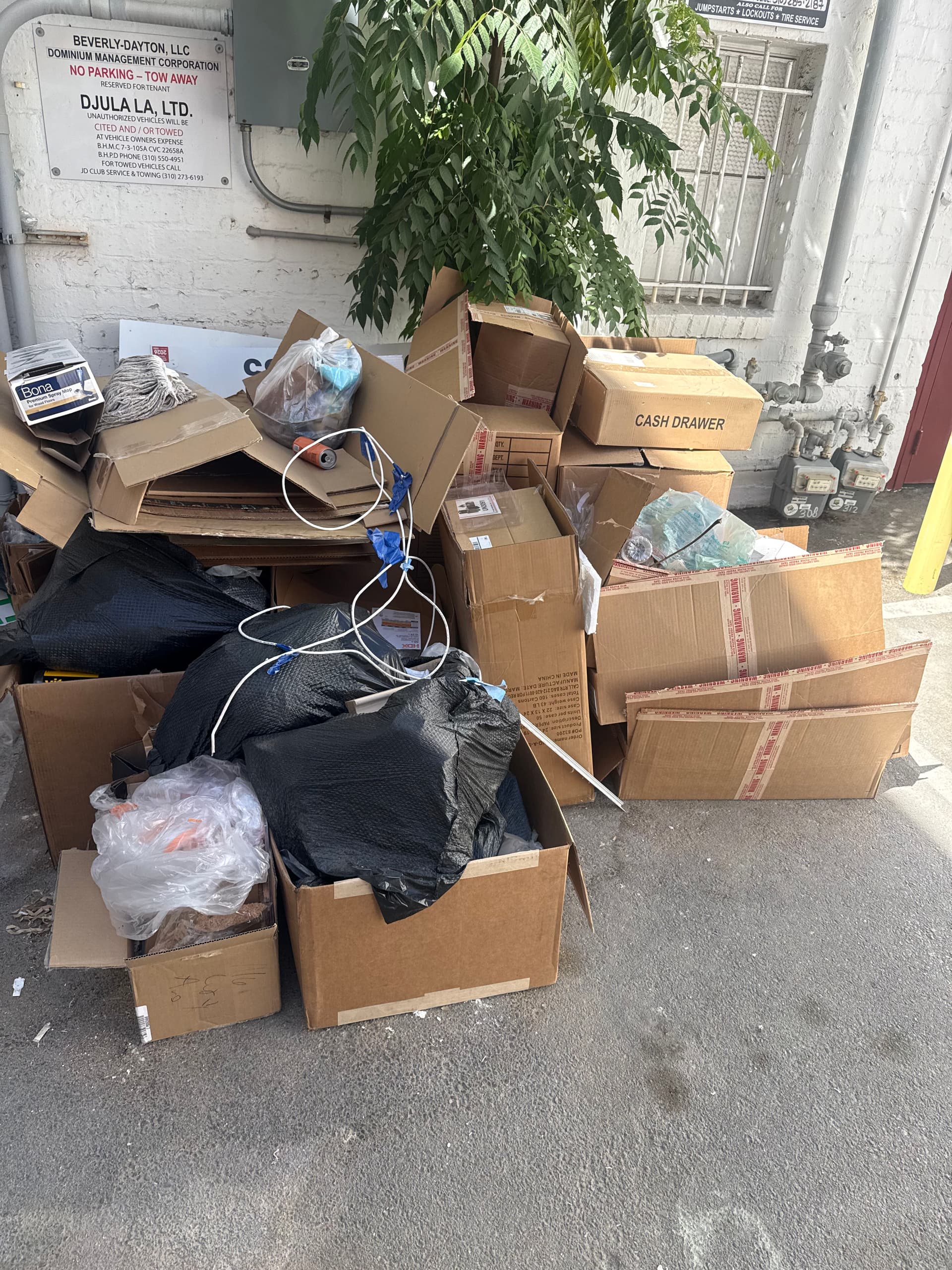 Cardboard and Bulk Junk Removal in Beverly Hills image