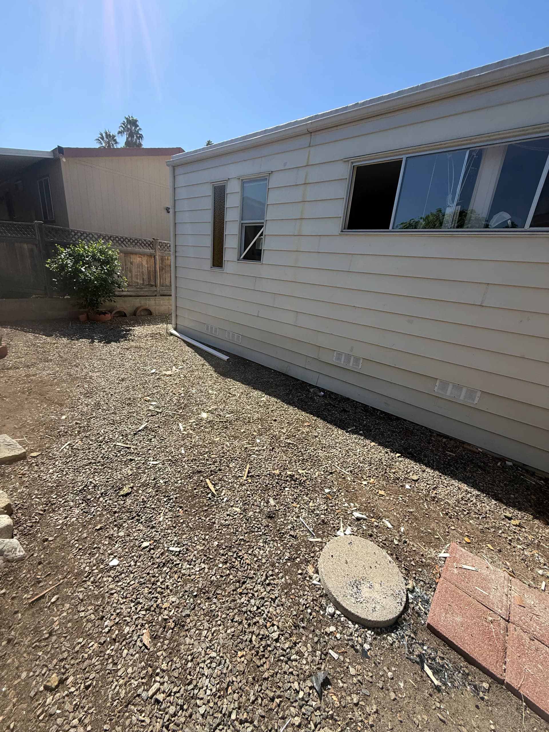 Gallery photos for Old Carpet and Flooring Debris Hauled Away in West Covina: Image #1
