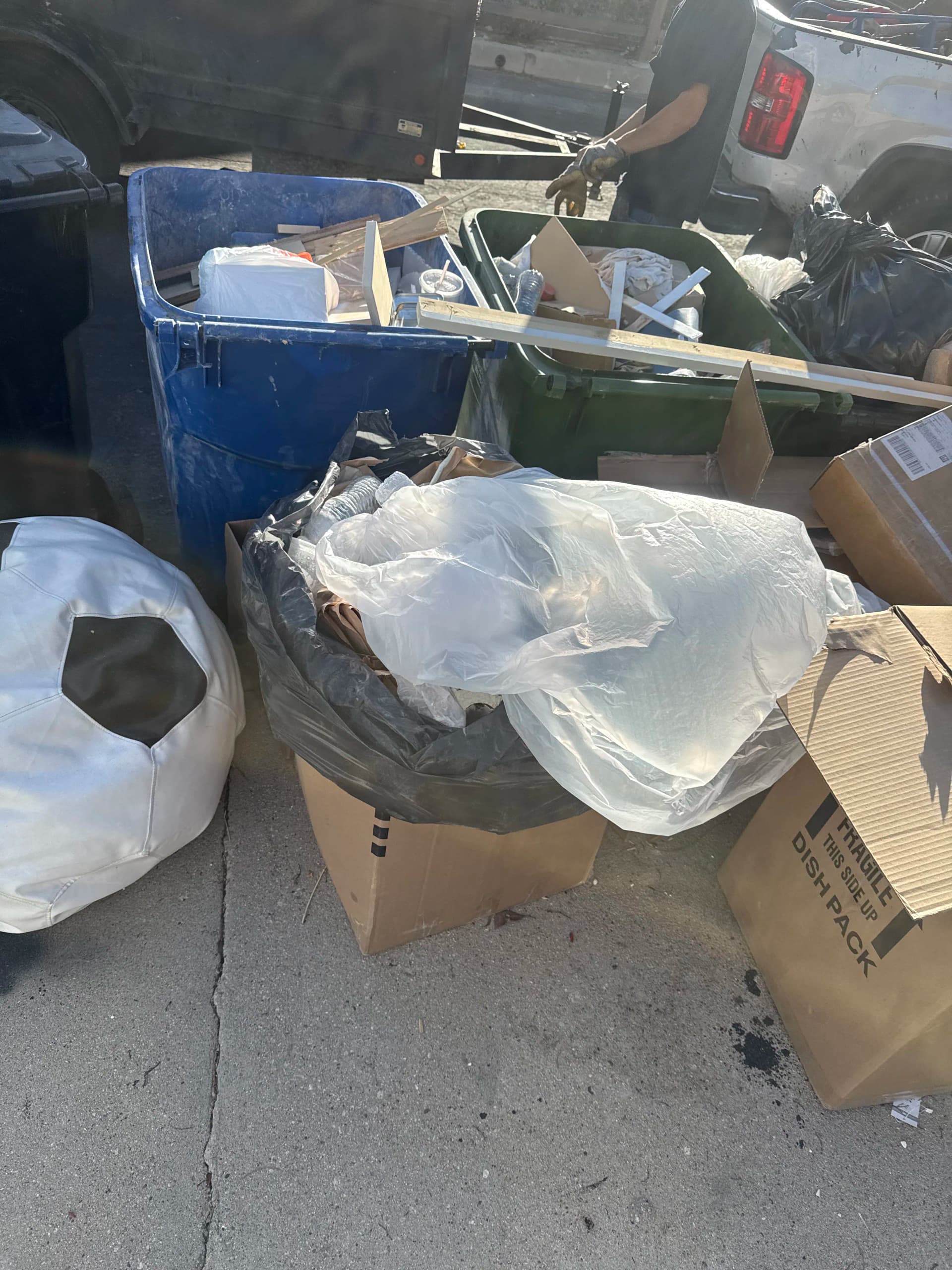 Glendale Bin Cleanouts and Bulk Trash Removal Done Right image