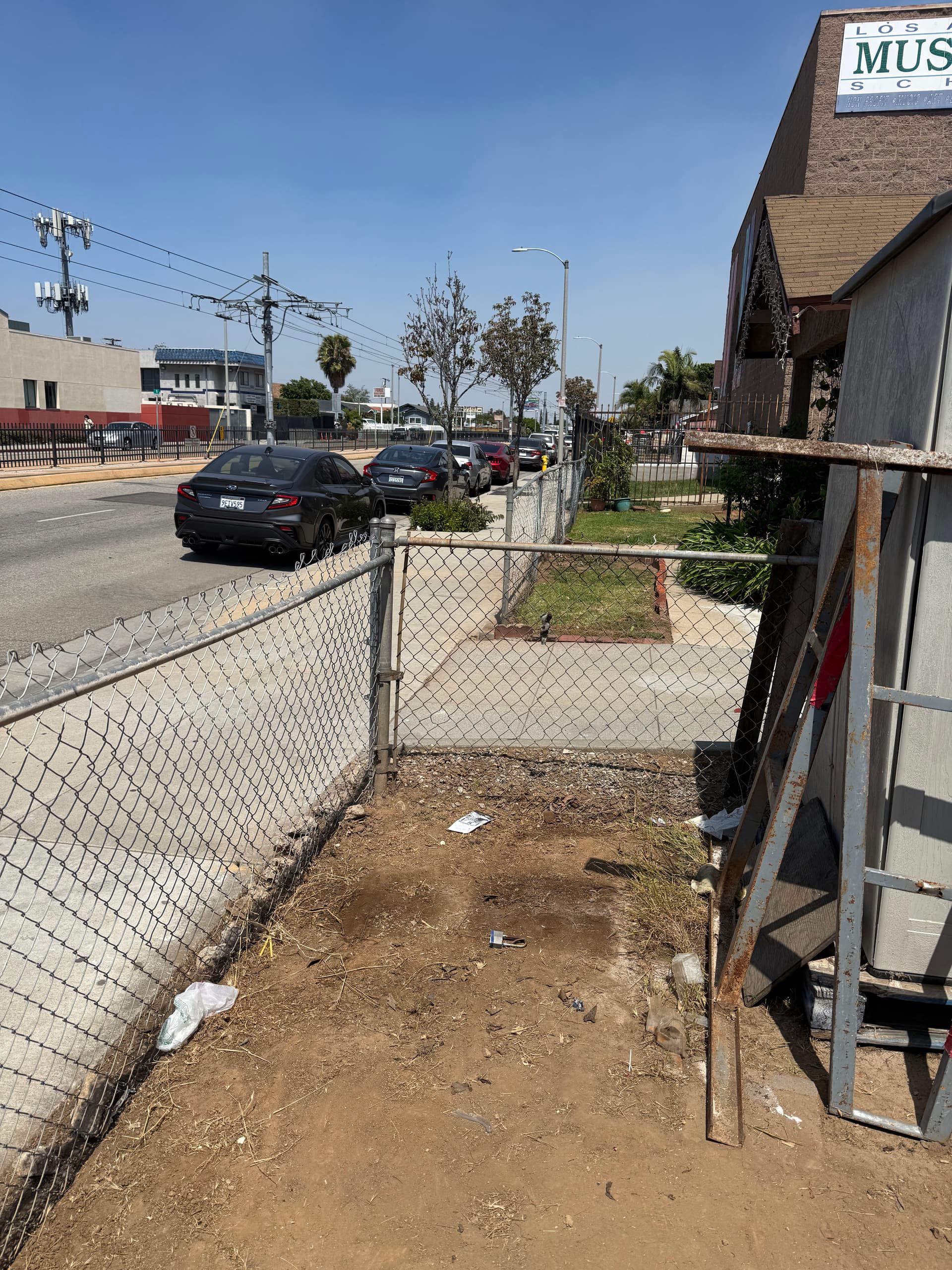 Gallery photos for Bulk Trash and Junk Removal Cleared Fast in Los Angeles: Image #1