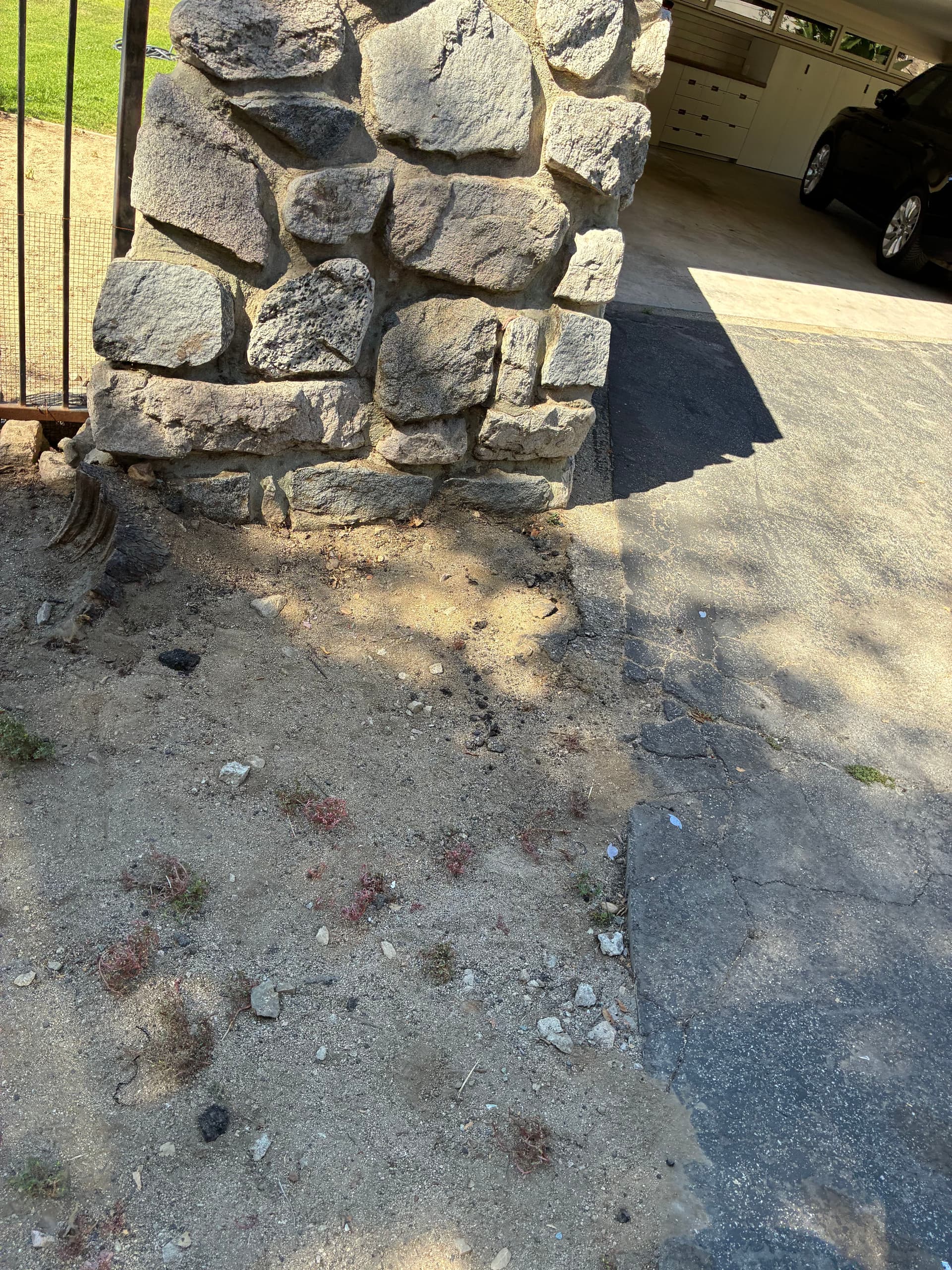 Gallery photos for Cardboard and Packing Mess Cleared from a Pasadena Driveway: Image #1