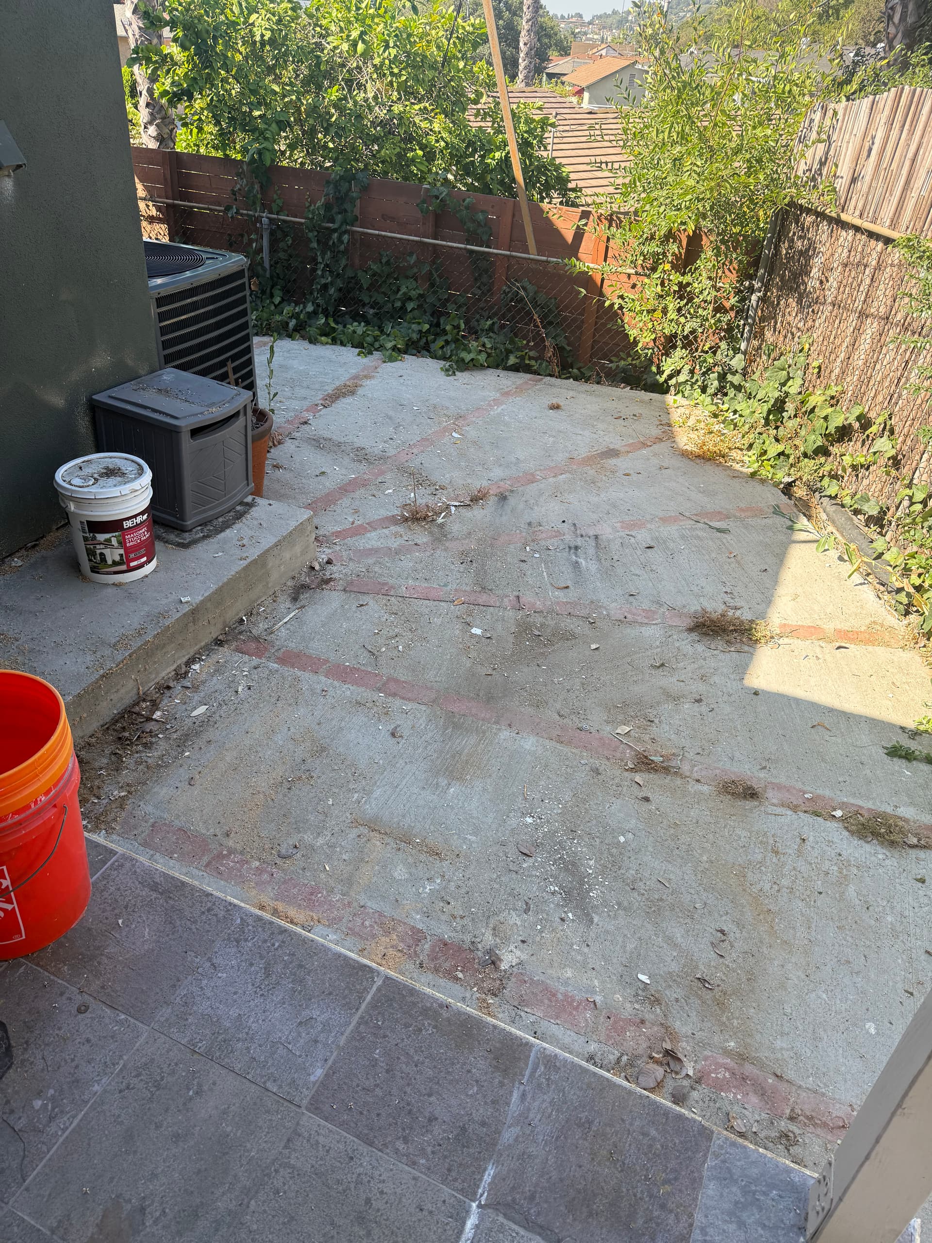 Gallery photos for Construction Debris Removal Done Right in Glendale: Image #1