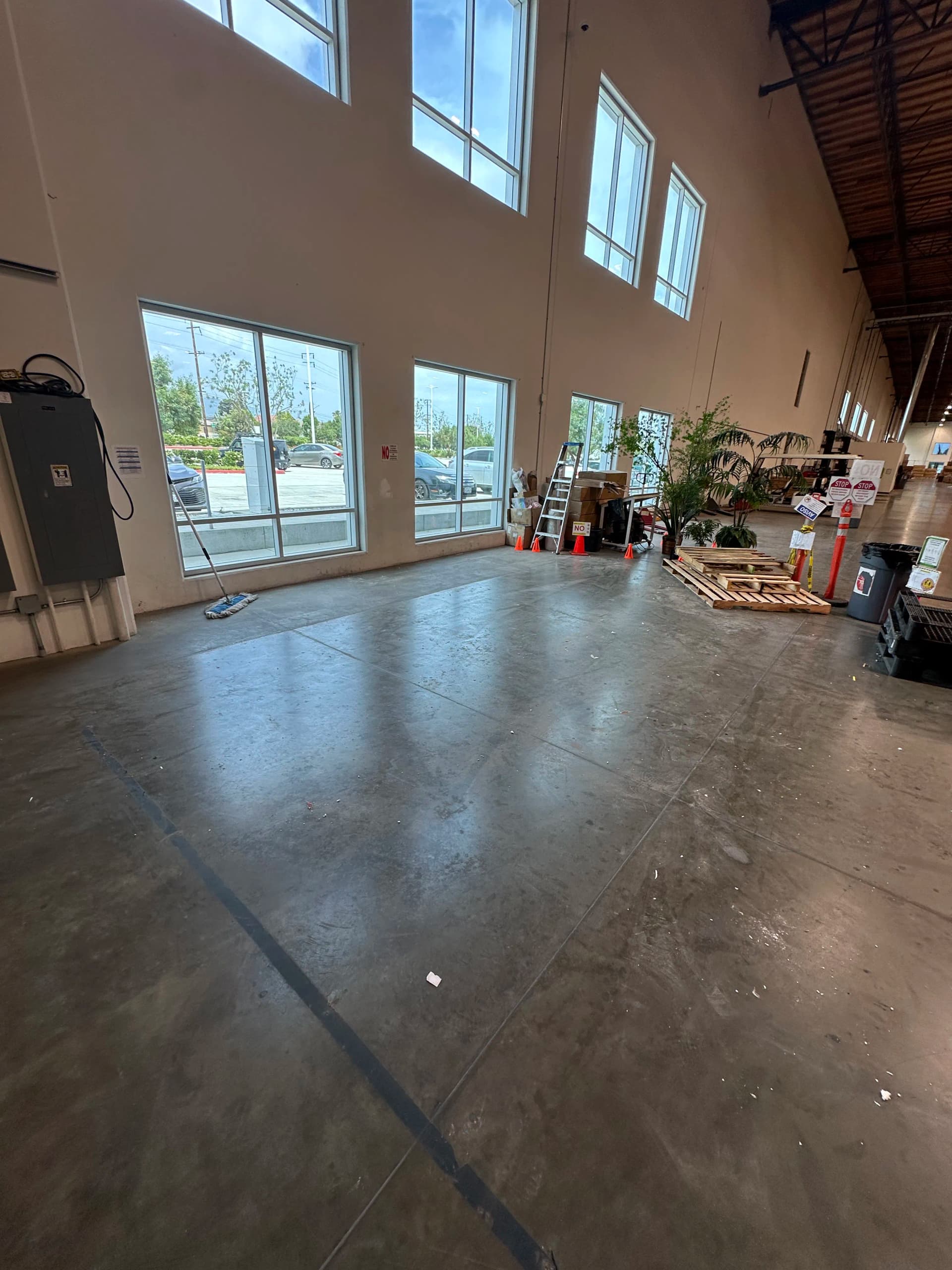 Gallery photos for Cardboard Pile-Up Cleared Out at a Torrance Warehouse: Image #1